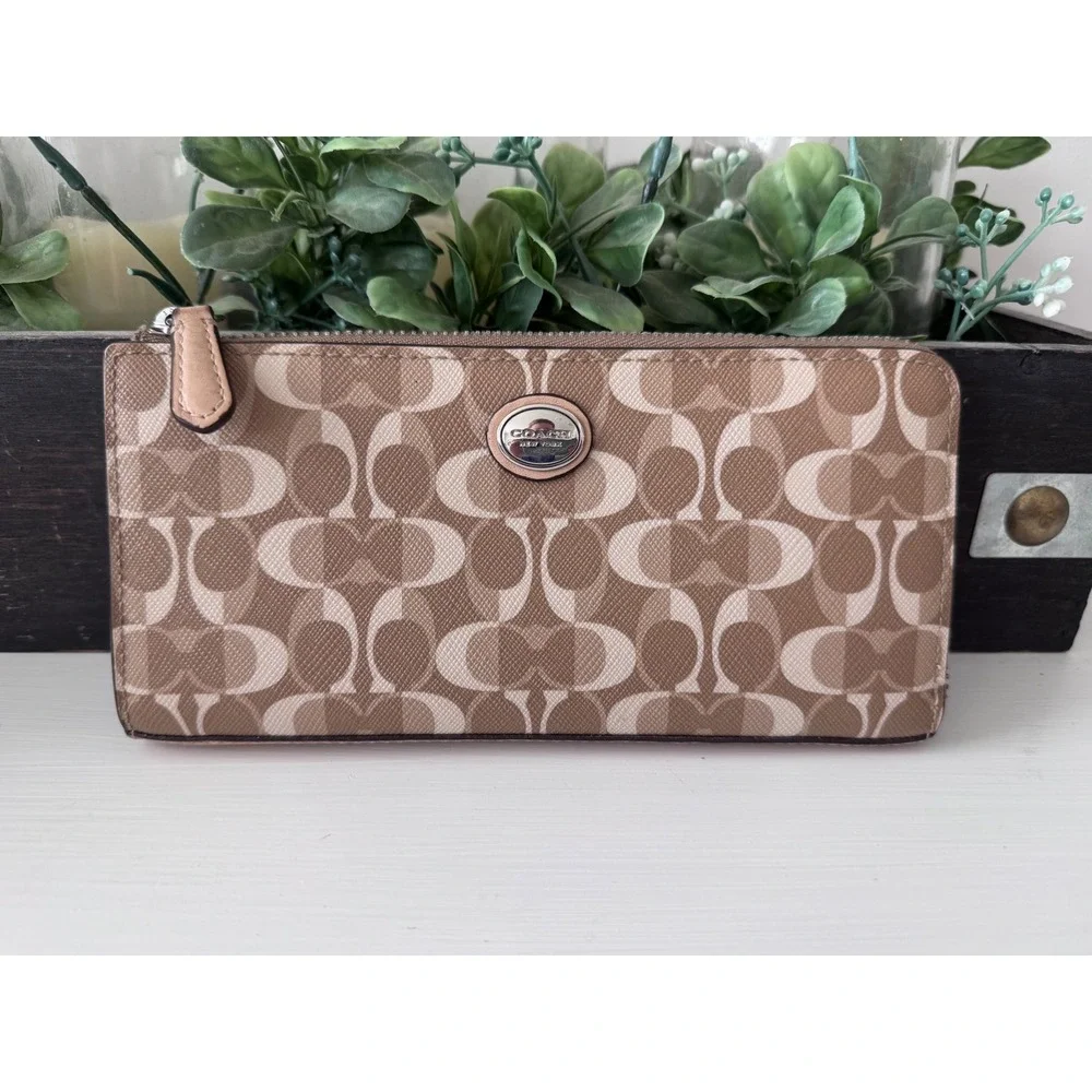Coach Signature Peyton dreams Accordion Zip Wallet Monogram Long Wallet rare HTR